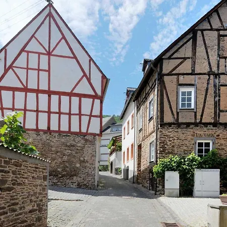 Malu In Ferienhaus Bremm